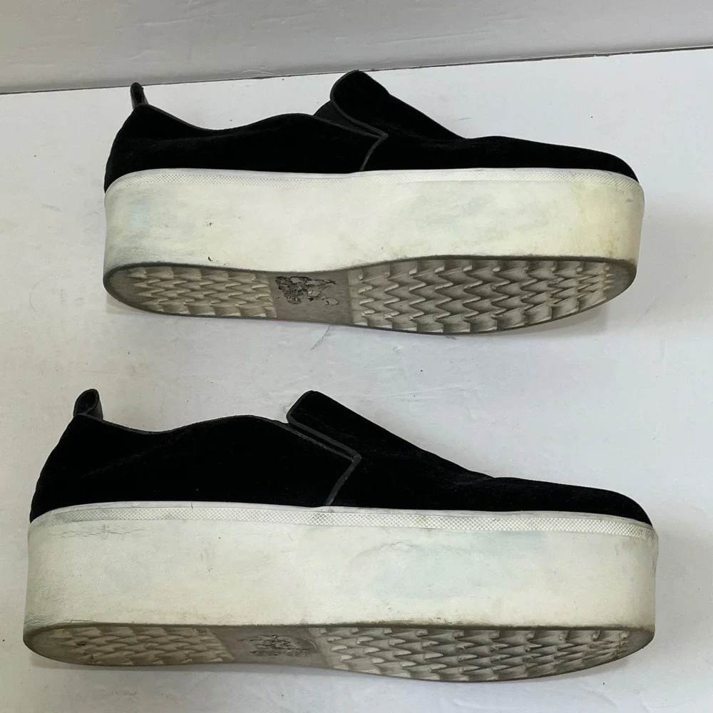 EXCELLENT CONDITION GOLO BLACK VELVET PLATFORM LOAFERS‎